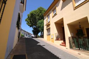 CASA ADOSADA CON TRES HABITACIONES EN ZONA CÉNTRICA photo 0