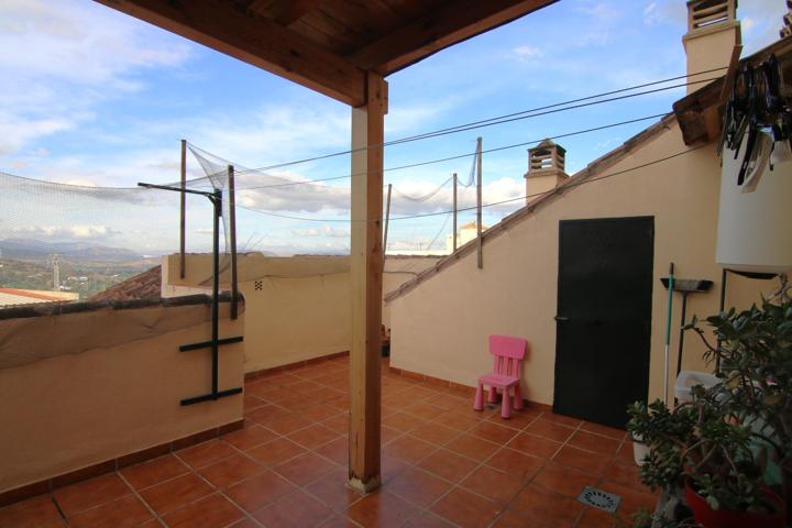Te presentamos esta preciosa casa con todos los servicios a un paso. photo 0
