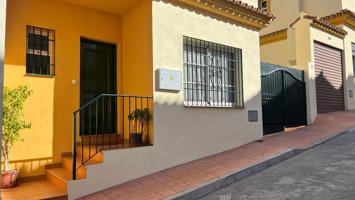 Casa adosada en alquiler en urbanización tranquila, a un paso del centro photo 0
