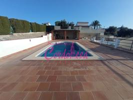 CHALET CON PISCINA EN LA CARLOTA. LEGAL!!! photo 0