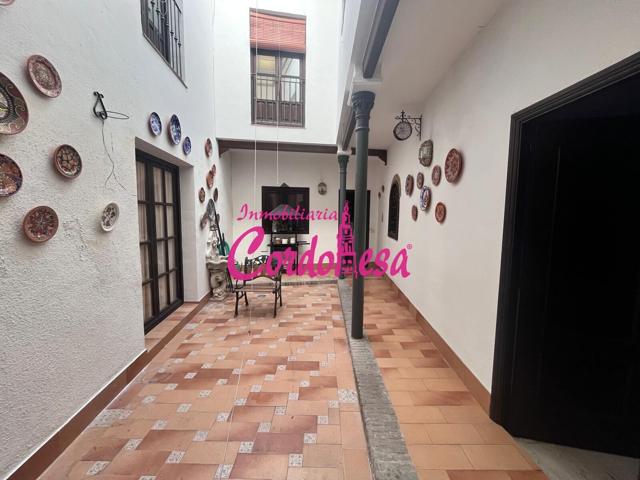 MAGNÍFICA CASA DE 2 PLANTA CON GARAJE OPCIONAL EN CASCO HISTORICO!!! photo 0