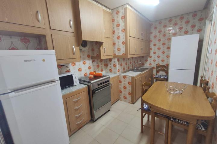 ALQUILER HABITACIONES ESTUDIANTES photo 0