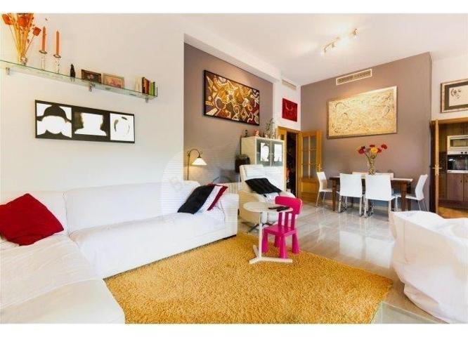 Exclusivo dúplex en planta baja en La Bonanova, con acceso directo a la piscina y jardines photo 0