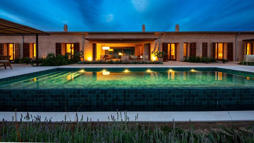 Exclusiva finca de diseño contemporáneo en el corazón de Mallorca photo 0