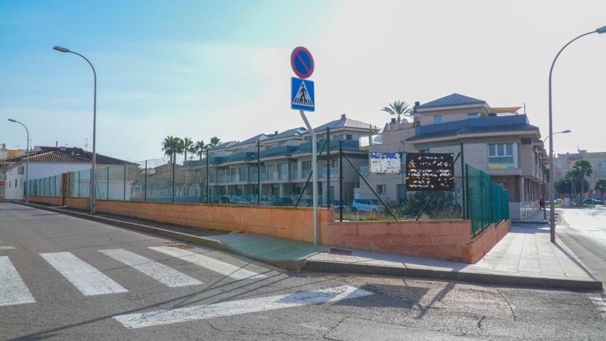 Excepcional parcela de 800 m2 ubicada en una situación inmejorable, de Pilar de la Horadada photo 0