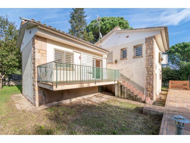 Casa unifamiliar en venta - Vilobí d'Onyar photo 0