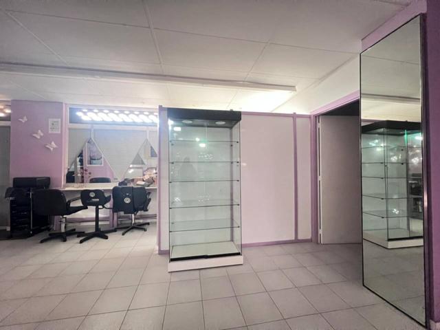 Alquiler de local comercial en Girona Capital photo 0