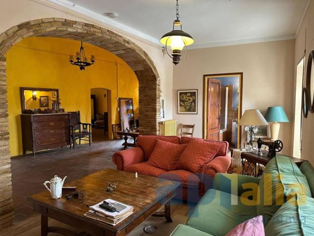 Venta de Masía en Sant Joan de Mollet photo 0