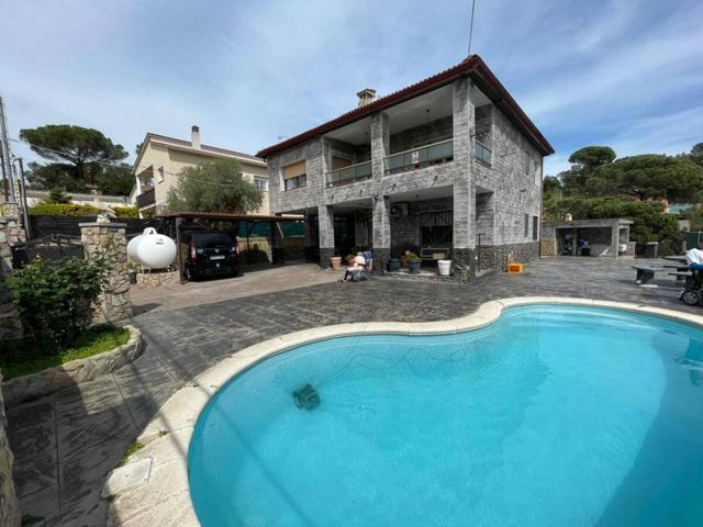 Casa con piscina photo 0