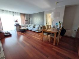 ESPECTACULAR PISO DE SOLO 15 AÑOS A LA VENTA EN CENTRO CON PARQUING INCLUIDO photo 0