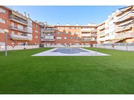 AMPLIO PISO CON ZONA COMUNITARIA CON JARDIN, PARQUE INFANTIL , PISCINA Y PARQUING OPCIONAL. photo 0