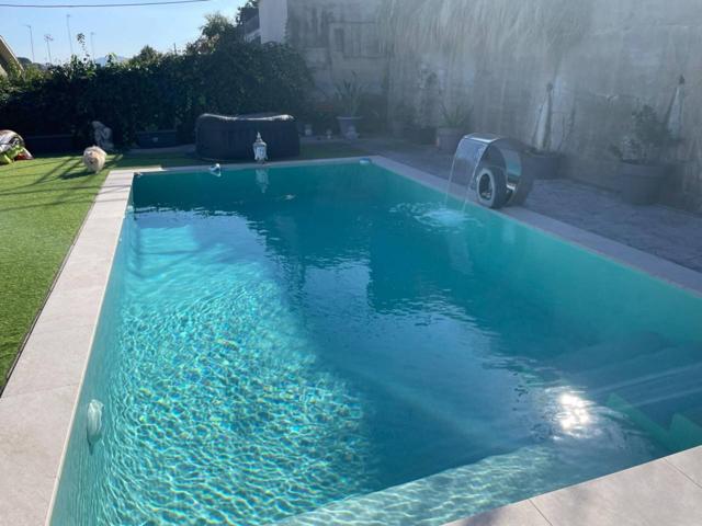 CASA AMPLIA LUMINOSA CON PISCINA, JARDIN, BUHARDILLA Y GARAJE photo 0