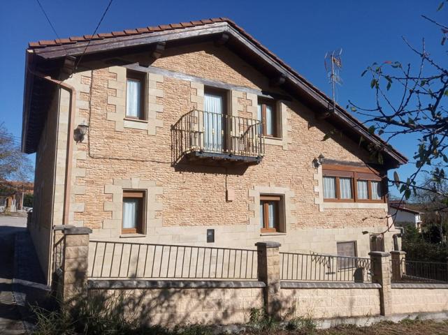 Céntrico !! Se Vende Chalet en Valle de Mena photo 0