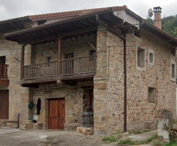 Se Vende Casa de Piedra en Karrantza con Terreno photo 0