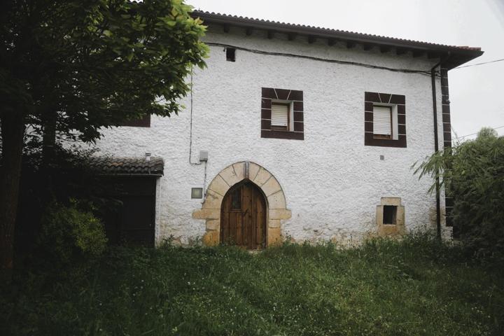 Se Vende Chalet Adosado con Terreno en Valle de Mena photo 0