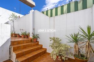 Casa en planta alta con negocio Bar, propio, Zona centro en Alcalá de Guadaíra photo 0