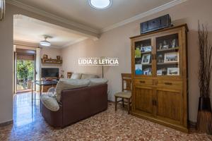 Casa en planta alta con negocio Bar, propio, Zona centro en Alcalá de Guadaíra photo 0