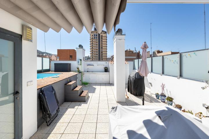 Venta de ático-dúplex con piscina y cochera en la Avda. Doctor Olóriz (Granada) photo 0