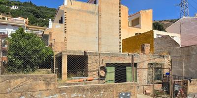 Venta de solar urbano de 136 m2 (en esquina) en Lanjarón (Granada) photo 0