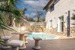 ESPECTACULAR CASA CON TERRENO EN LA SIERRA SUR photo 0