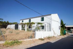 Cortijo con piscina en ubicación inmejorable en Garciez, Jaen photo 0