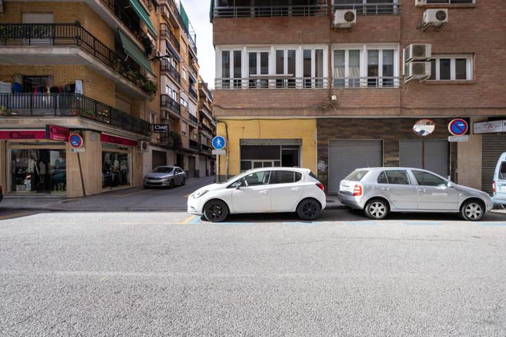 Oficina En venta en Alhamar, Granada photo 0