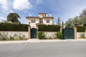 Unifamiliar En venta en Urbanizacion Cortijo Del Aire, Albolote photo 0