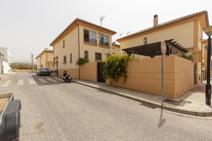 Exclusiva casa independiente en El Chaparral, Albolote. Una joya en una de las zonas más demandadas. photo 0