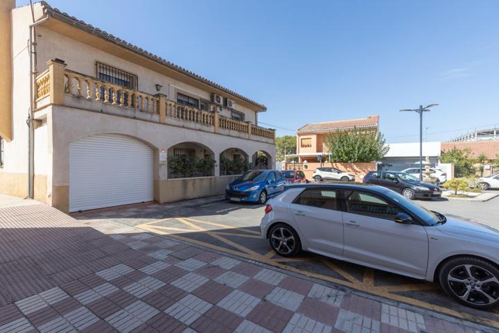 Casa en Armilla con terraza, patio y amplia cochera photo 0