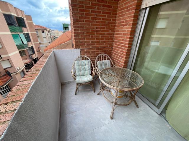 🏡 Oportunidad de vivienda céntrica con garaje y amplia terraza photo 0