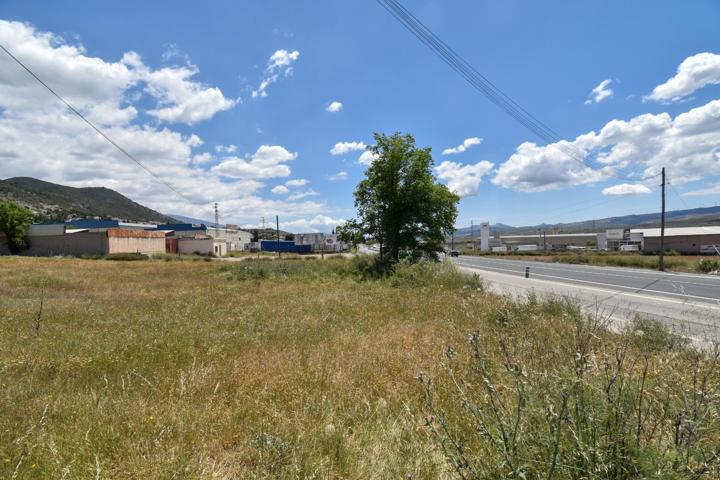 Se vende gran terreno rústico con opción industrial en Padul photo 0