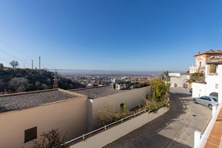 GRAN CASA EN VENTA EN MIRADOR DE ROLANDO photo 0