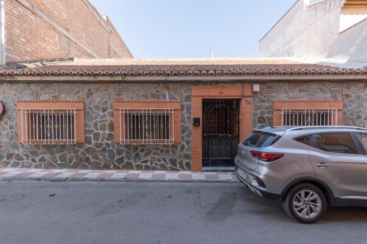 Oportunidad en Armilla: amplia casa de 250 m2 para reformar a tu gusto photo 0