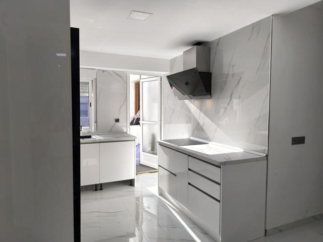 ¡Oportunidad en Albal! Piso reformado de 3 habitaciones photo 0