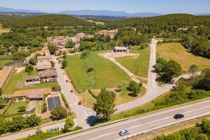 🌳🏡 Vive en Armonía con la Naturaleza: Parcelas en el Municipio de Saus - Parcela2 photo 0