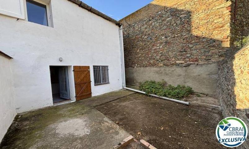 ¡Pintoresca Casa en Venta en Vilajuiga! photo 0