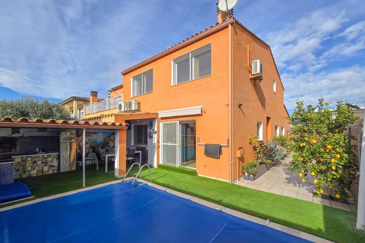 Casa Residencial en Urbanización La Capella - Sant Pere Pescador photo 0