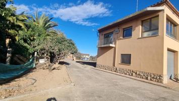 Casa de Pueblo en el corazón de Báscara photo 0