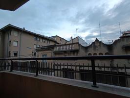 Piso espacioso y céntrico en el corazón de Figueres en excelente estado de conservación. photo 0