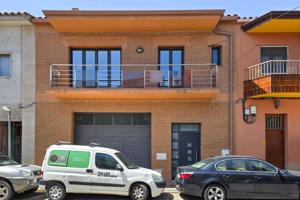 Casa reformada en el corazón de Vilafant con acabados premium photo 0