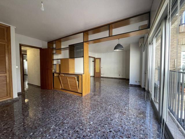 Piso En venta en Plaza Raimundo González Frutos, Centro, Murcia photo 0