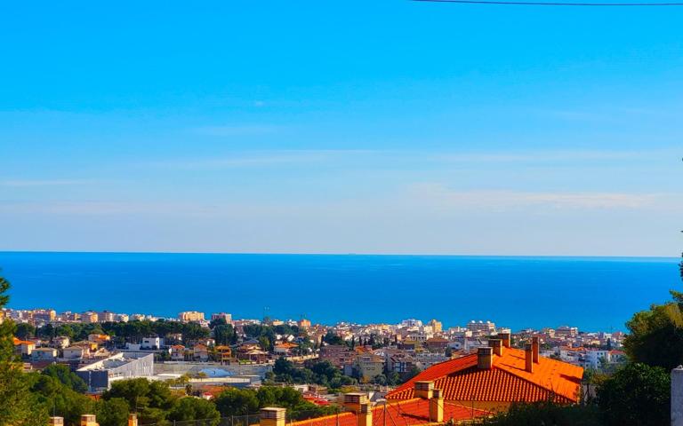 Parcela urbanizable en Segur de Calafell con vistas al mar photo 0