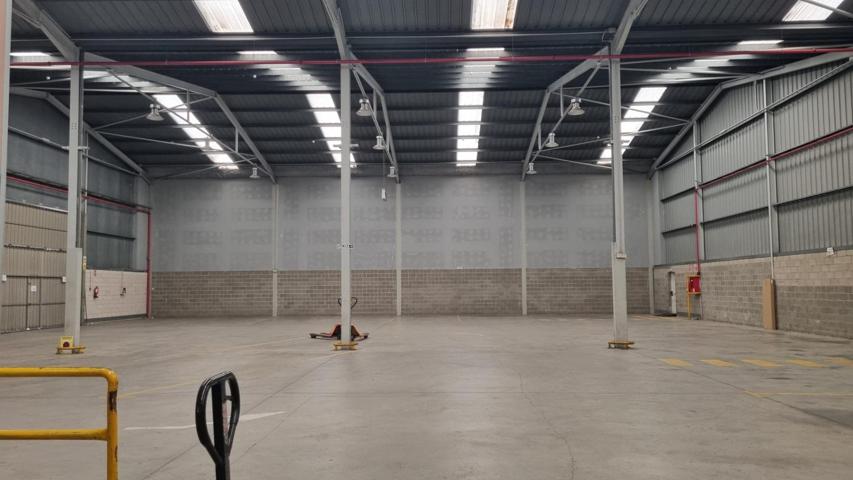 GRAN NAVE DE 2000 M2 INDUSTRIAL EN CONSTANTI photo 0
