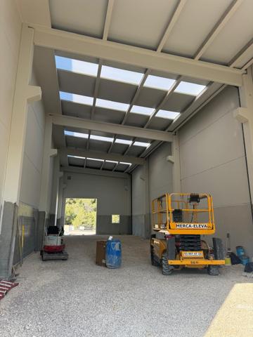 FANTÁSTICA NAVE NUEVA DE 300 M2 EN CALAFELL photo 0