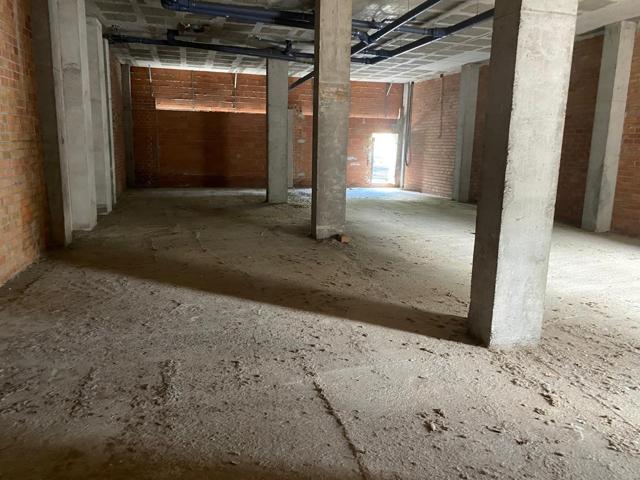 LOCAL 90 M2 OBRA NUEVA EN RAMBLA GIRADA photo 0