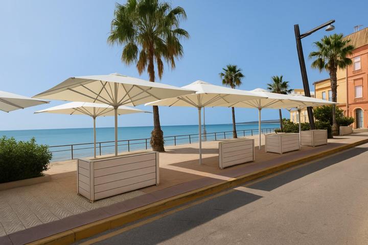 BAR RESTAURANTE PRIMERA LINEA EN LA AMPOLLA photo 0