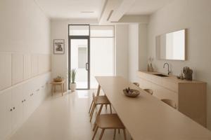 LOCAL PARA CONVERTIR EN VIVIENDA photo 0