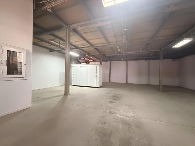 FÁNTASTICA NAVE EN P.I. VILANOVETA photo 0