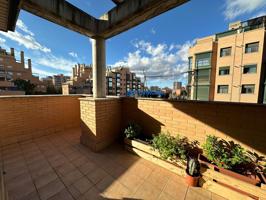 PISO DE UN DORMITORIO CON TERRAZA EN URBANIZACION CON GARAJE Y PISCINA photo 0