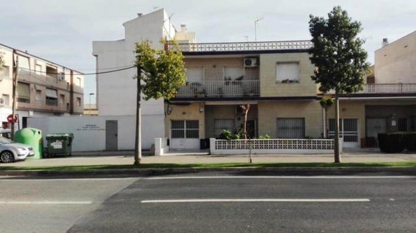 AMPLIA VIVIENDA DE 2 PLANTAS CON GRAN TERRAZA photo 0